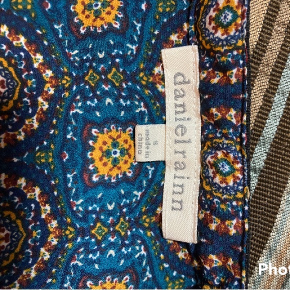 DR2 by Daniel Rainn Women’s Size Small Pleated Pattern Split Neck Blue Dress. - Picture 7 of 8